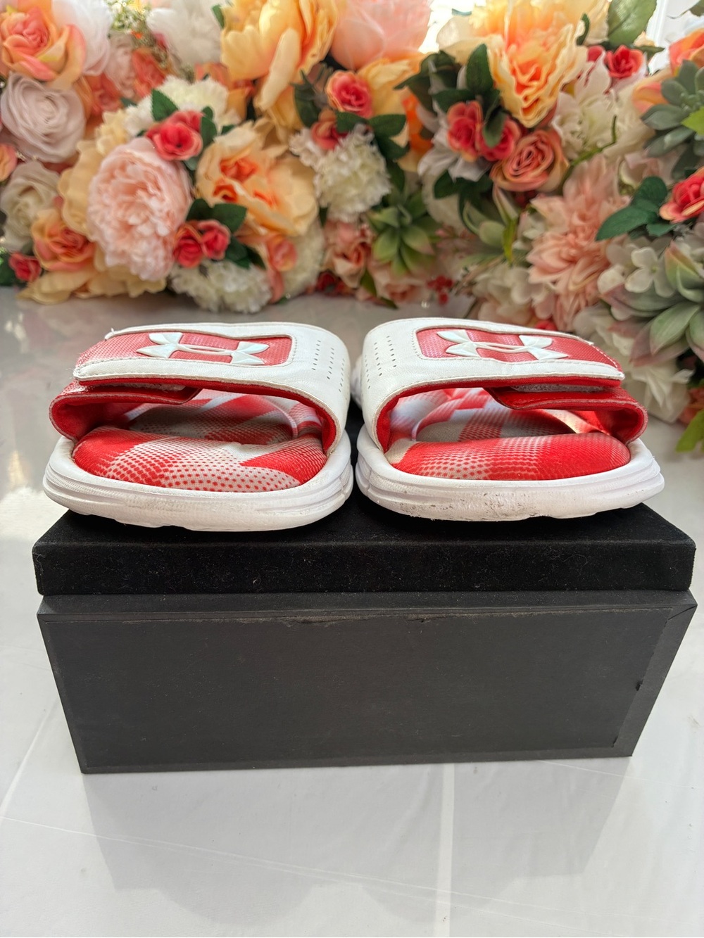 Under Armour Women’s Ignite VIII 4D Foam Red White Adjustable Slide Sandals - Picture 8 of 16